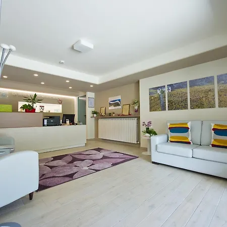 Hotel La Maison Des Bons Sentiments 3*